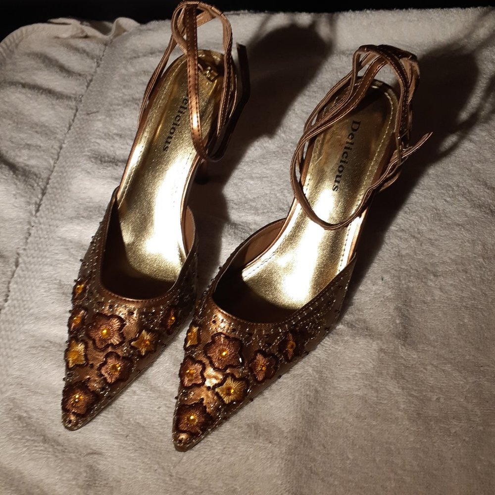 Delicious brand embellished strappy heels ladies size 6, excellent condition